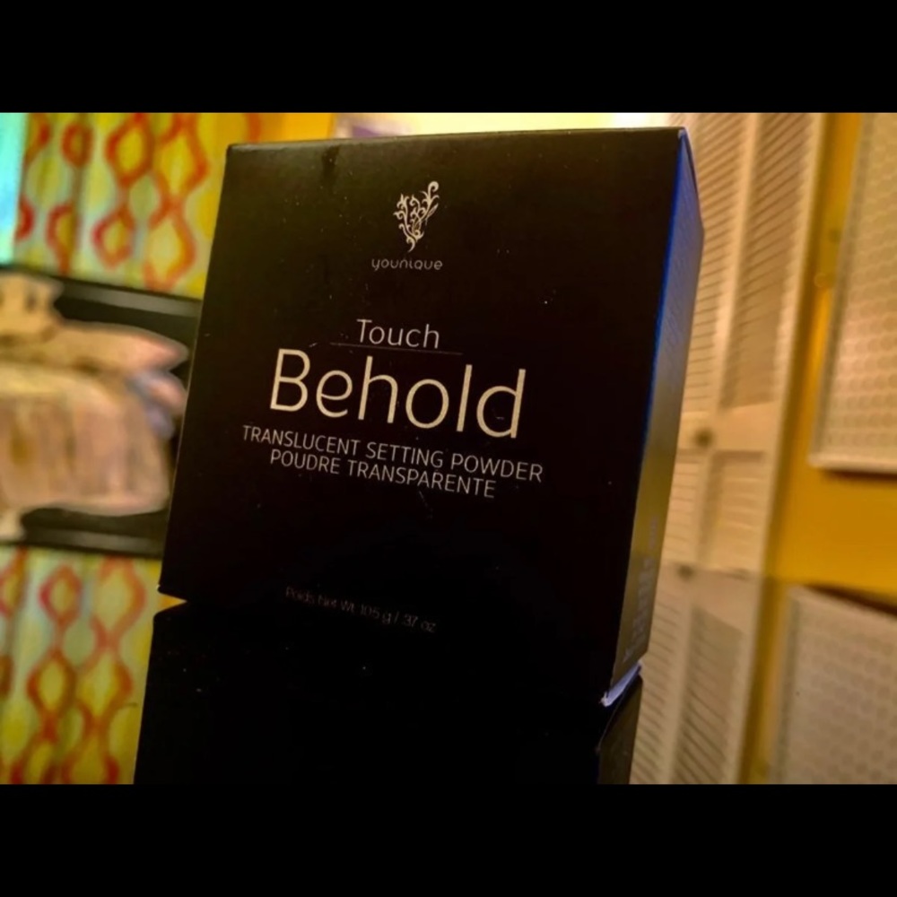 Touch Behold translucent setting powder